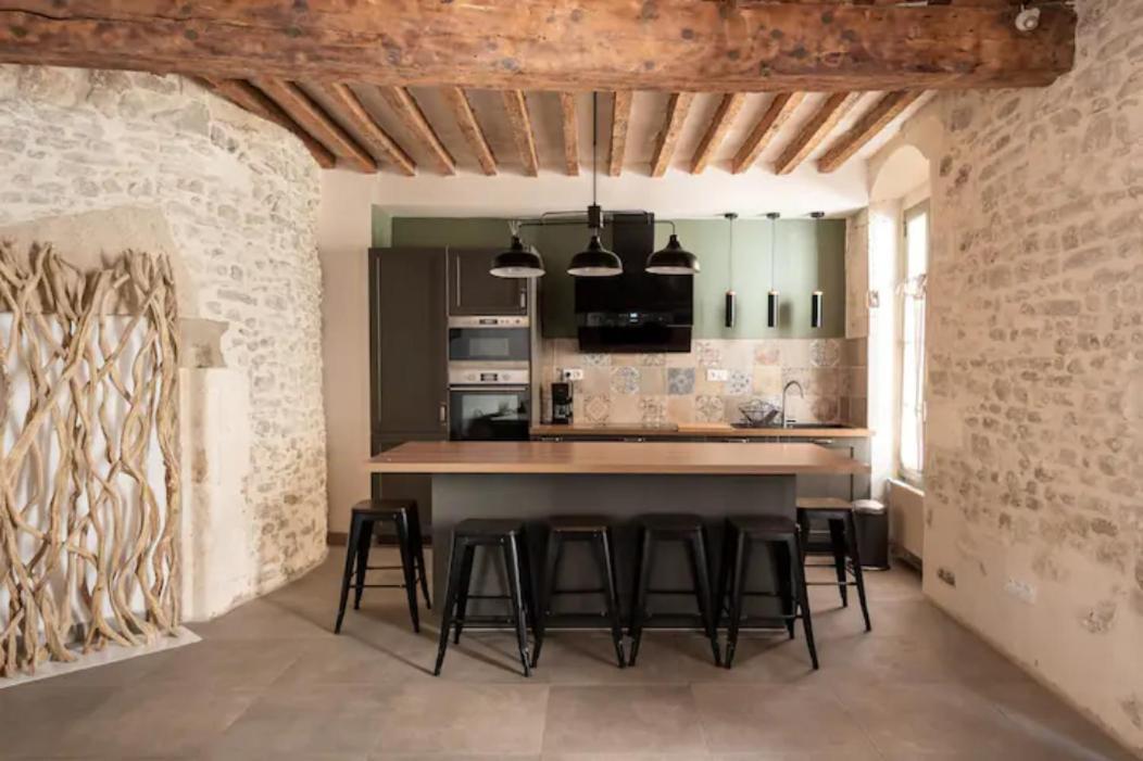 La Tour 1 Appartement Au Coeur Du Centre Ville LʼIsle-sur-la-Sorgue Exteriér fotografie